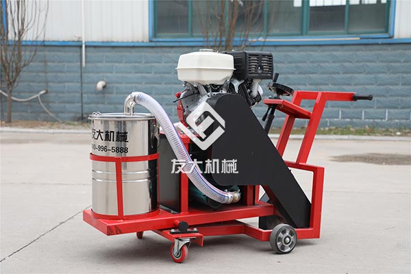 路面开槽机助力于灌缝机灌缝作业