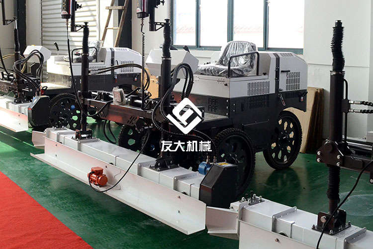 六轮座驾激光整平机