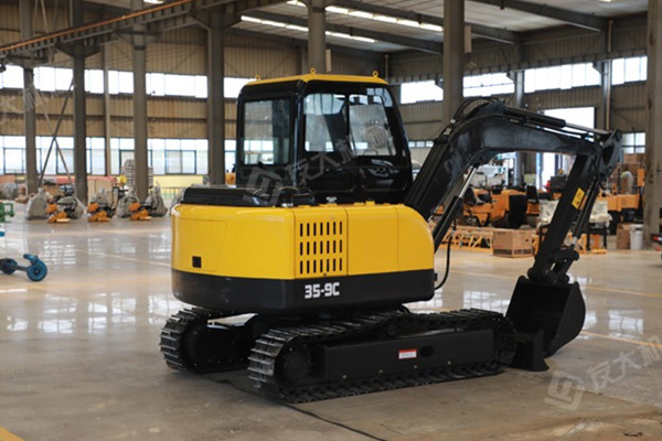 别人家的小型挖掘机斗齿为什么能用那么久，看完你就有答案了