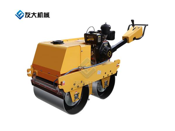 小型压路机柴油机和汽油机之间的区别